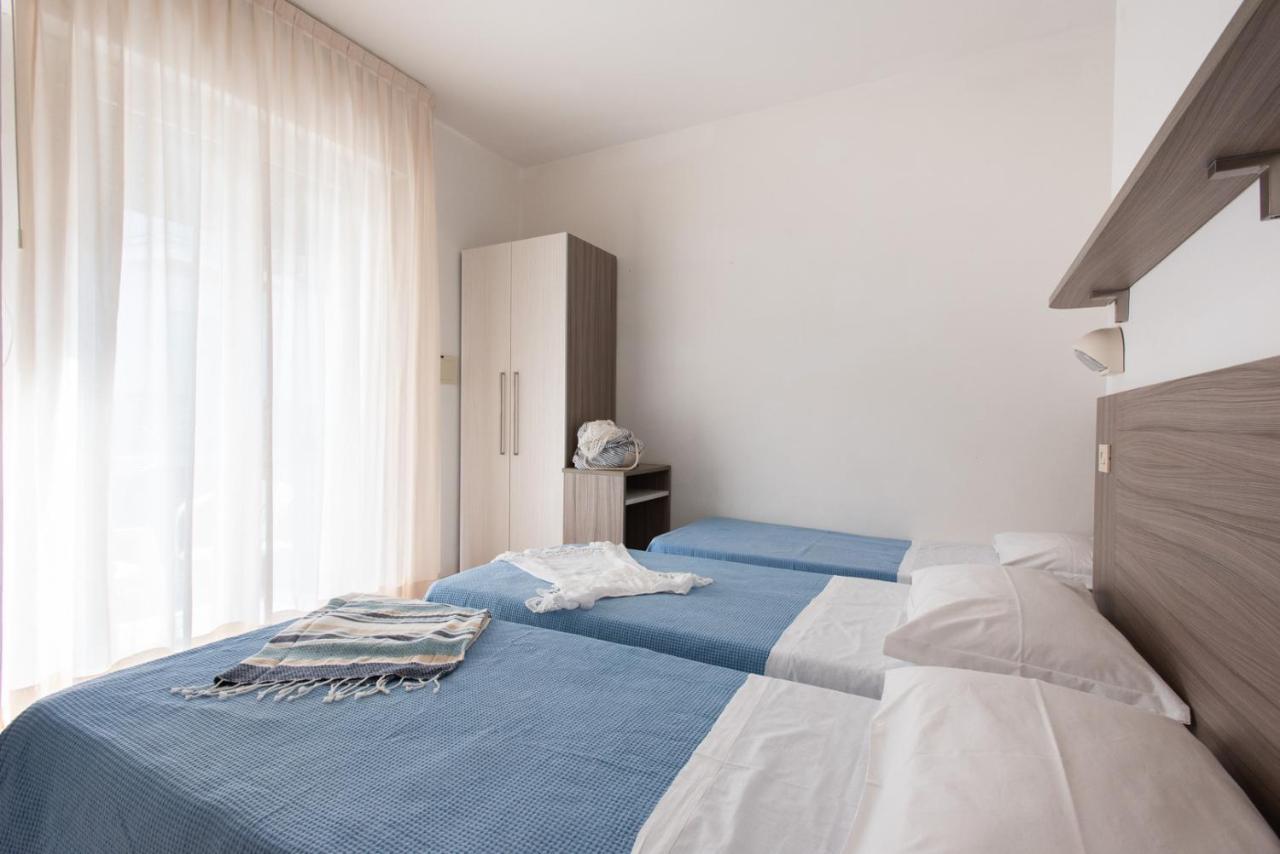 Hotel Consul - Family Hotel Риччоне Экстерьер фото