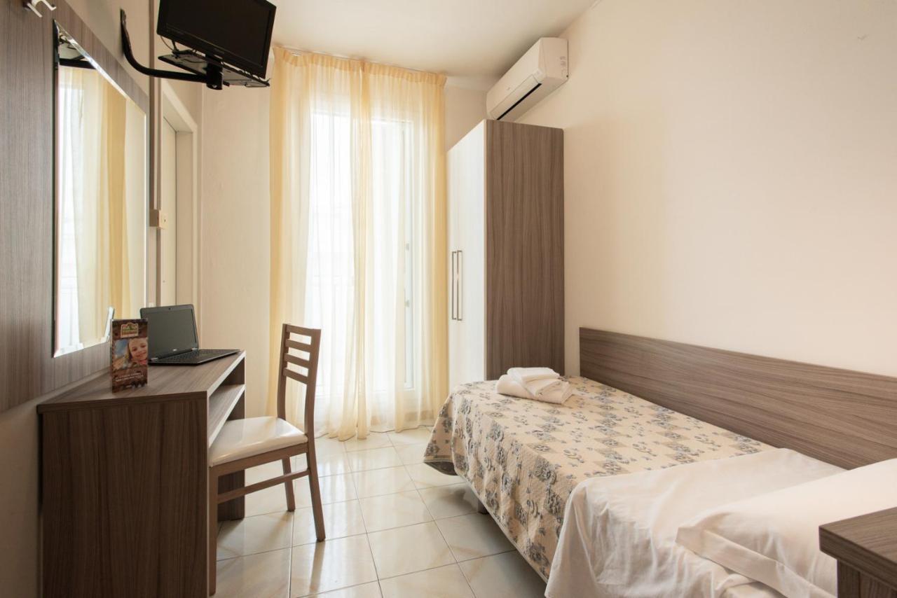 Hotel Consul - Family Hotel Риччоне Экстерьер фото