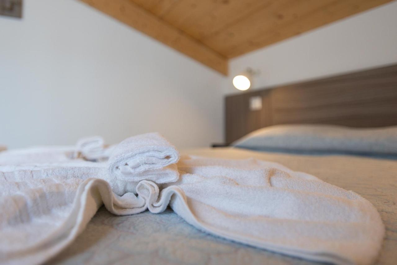 Hotel Consul - Family Hotel Риччоне Экстерьер фото