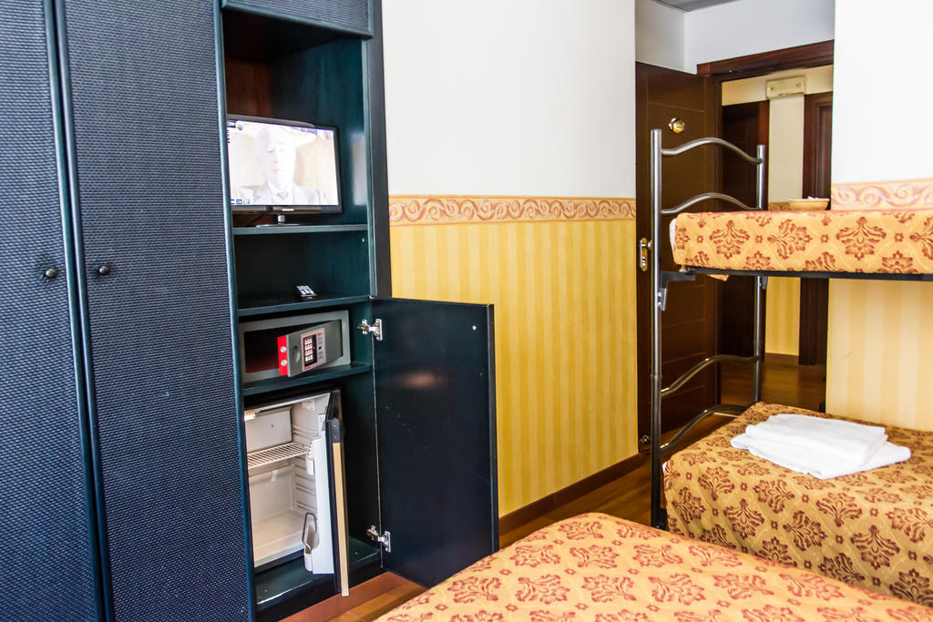 Hotel Consul - Family Hotel Риччоне Номер фото