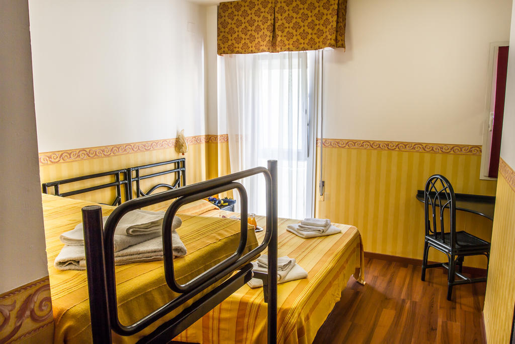 Hotel Consul - Family Hotel Риччоне Номер фото